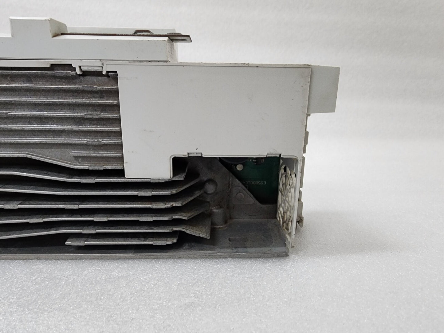 LENZE I51BE240F10V10000S INVERTER DRIVE 4KW/5HP 0-400/480V