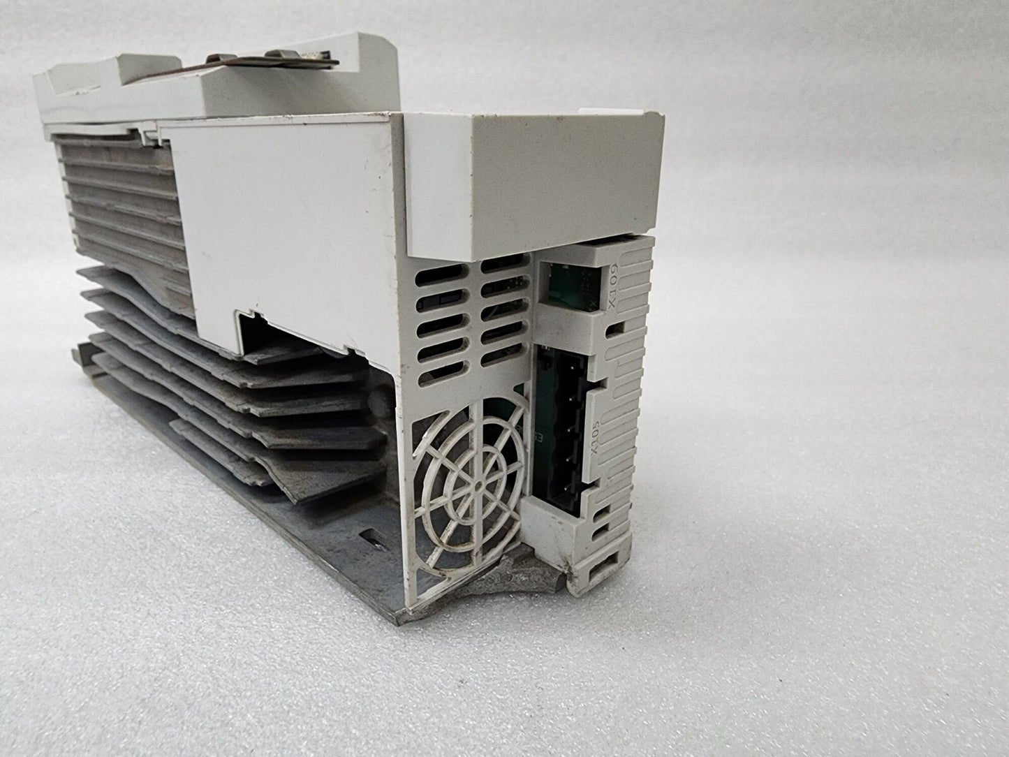 LENZE I51BE240F10V10000S INVERTER DRIVE 4KW/5HP 0-400/480V