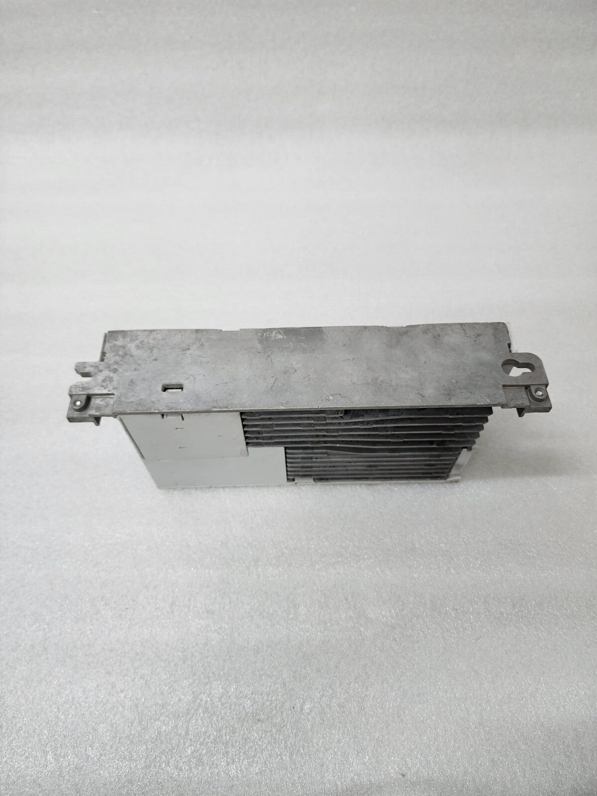 LENZE I51BE240F10V10000S INVERTER DRIVE 4KW/5HP 0-400/480V 9.5/8.2A