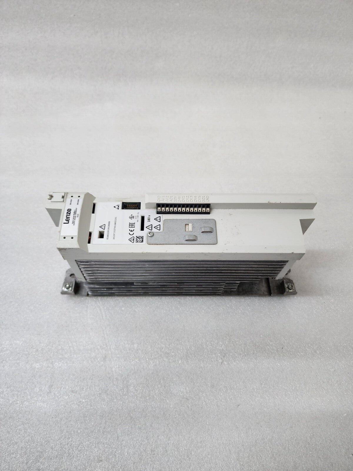 LENZE I51AE222F10V10000S INVERTER DRIVE 2.2KW/3HP 0-400/480V MADE IN GERMANY