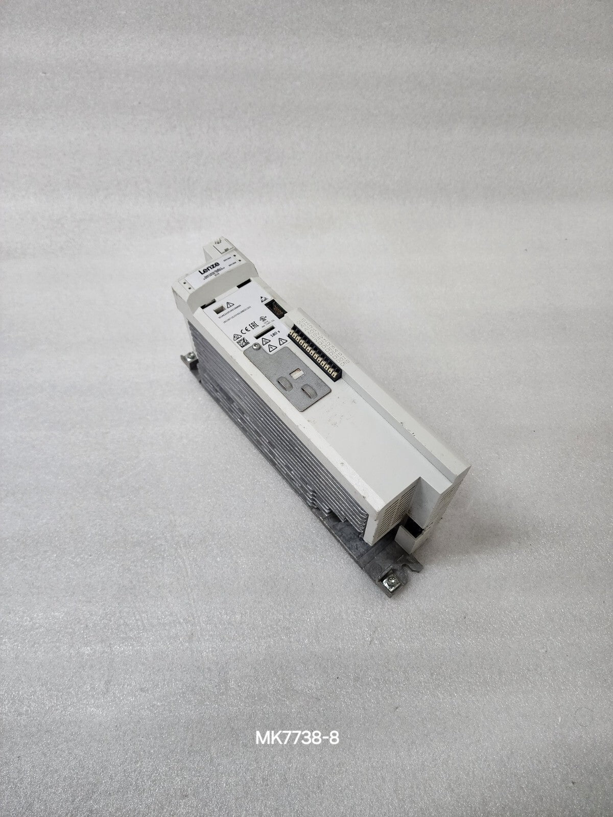 LENZE I51AE222F10V10000S INVERTER DRIVE 2.2KW/3HP 0-400/480V MADE IN GERMANY