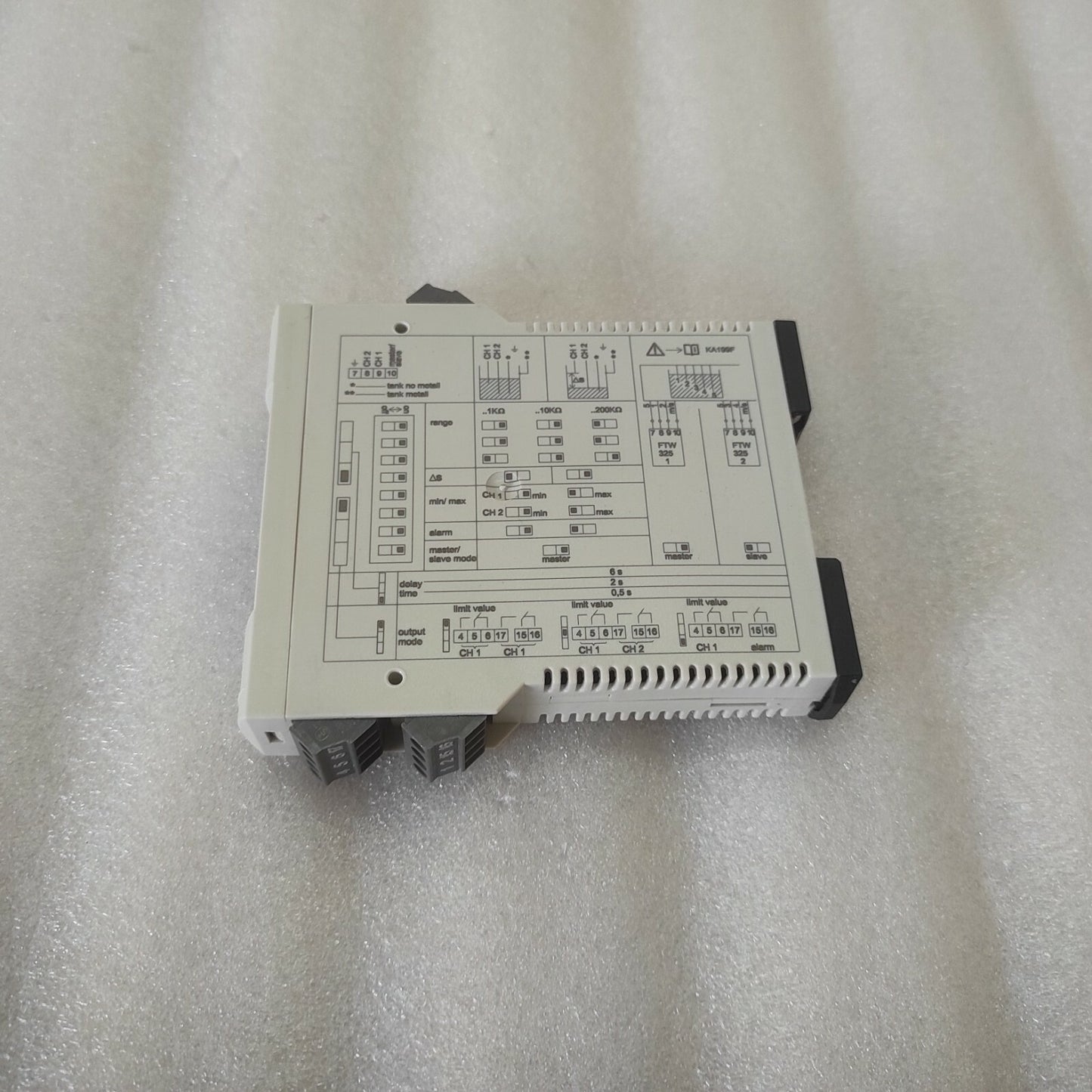 ENDRESS HAUSER FTW 325 CONDUCTIVE POINT LEVEL SWITCH NIVOTESTER FTW325-B2B1A
