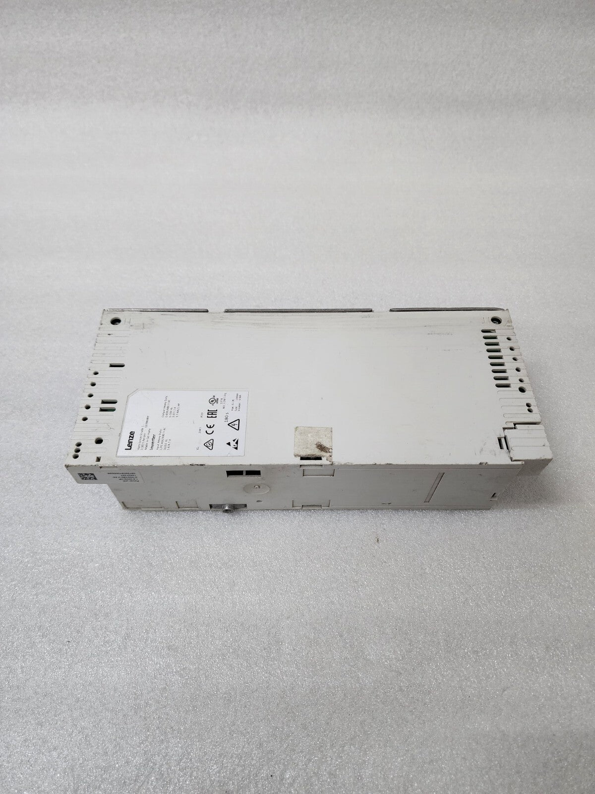 LENZE I51AE215F10V10000S INVERTER DRIVE 1.5KW/2HP 0-400/480V 3.9/3.5A
