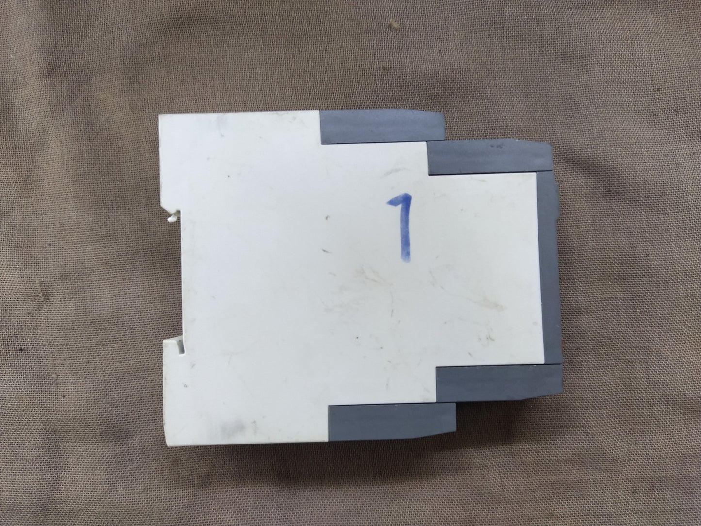 ABB CM-MSS.23S THERMISTOR MOTOR PROTECTION RELAY 1SVR730700R2200