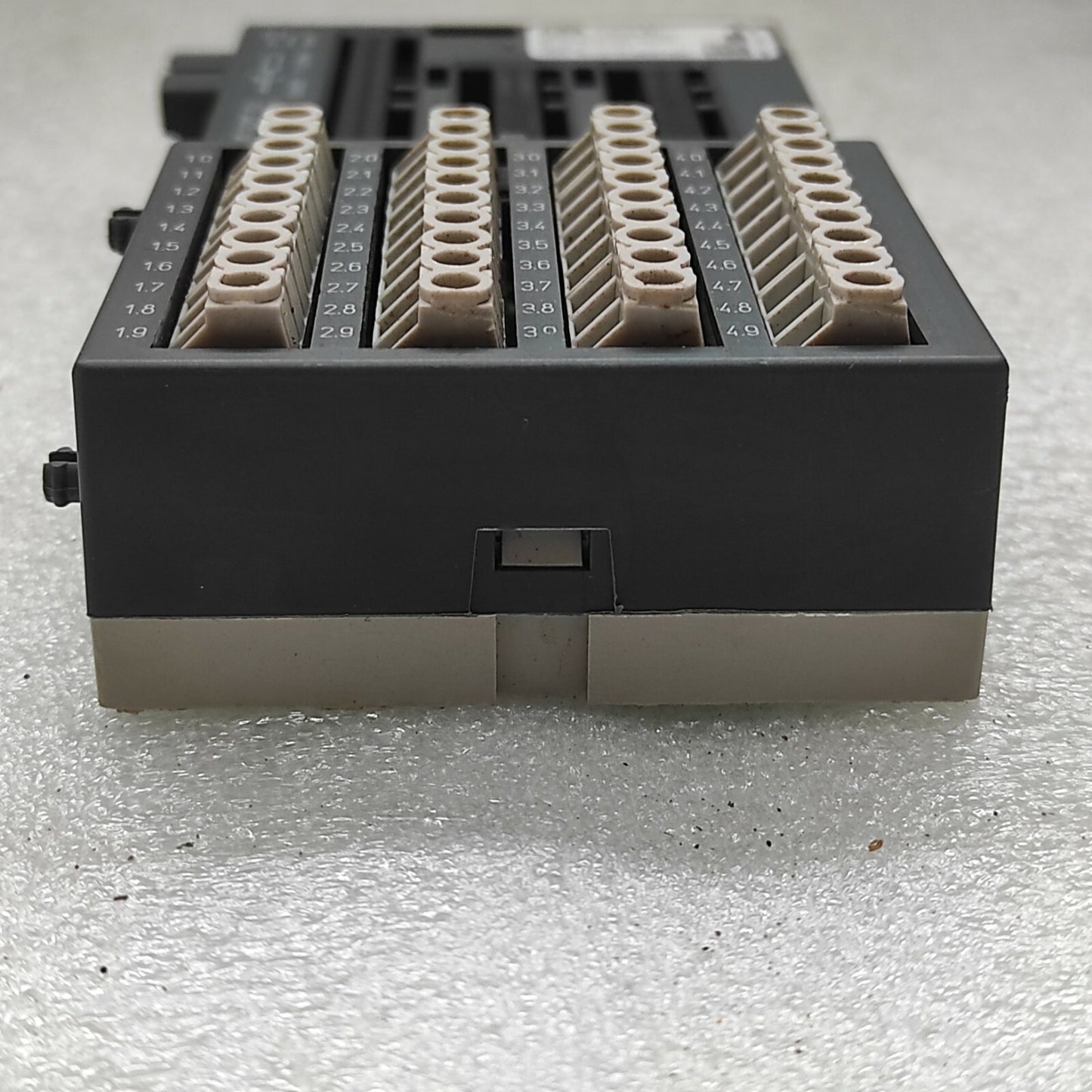 ABB TU515-B4 I/O TERMINAL UNIT 1SAP212200R0001 TU515