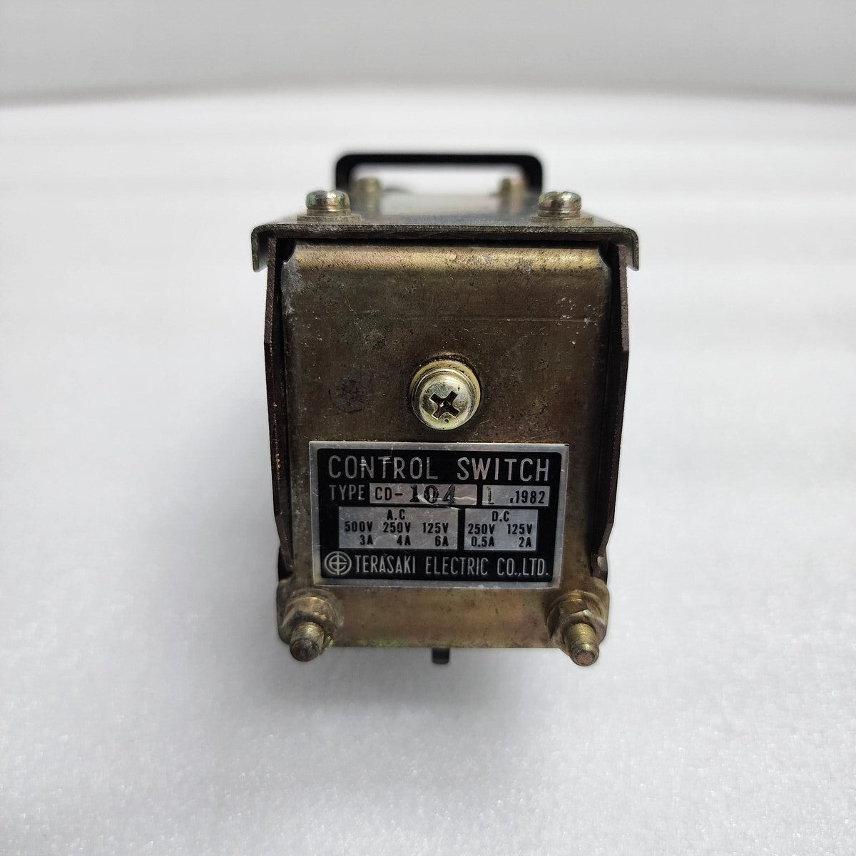 TERASAKI CD-104 CONTROL SWITCH 125-500VAC / 125-250VDC
