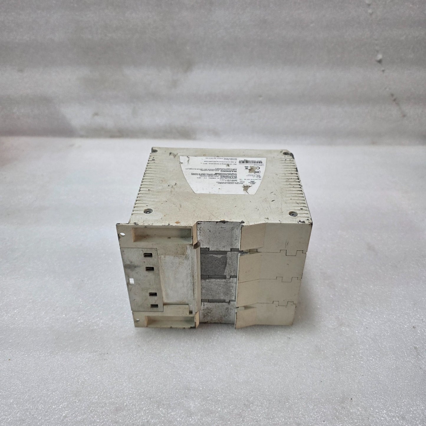 S ELECTRIC TCSESM083F23F1 CONNEXIUM MANAGED ETHERNET SWITCH 8-PORT INDUSTRIAL