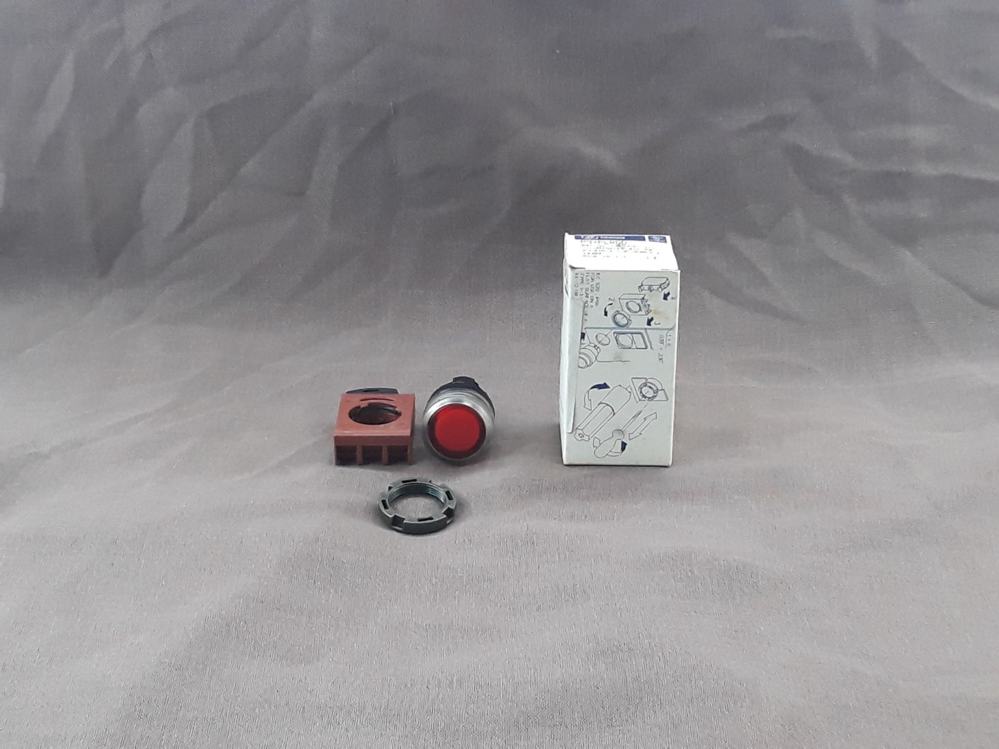 CEMA P9XPLRGD ILLUMINATED RED PUSH BUTTON 185491