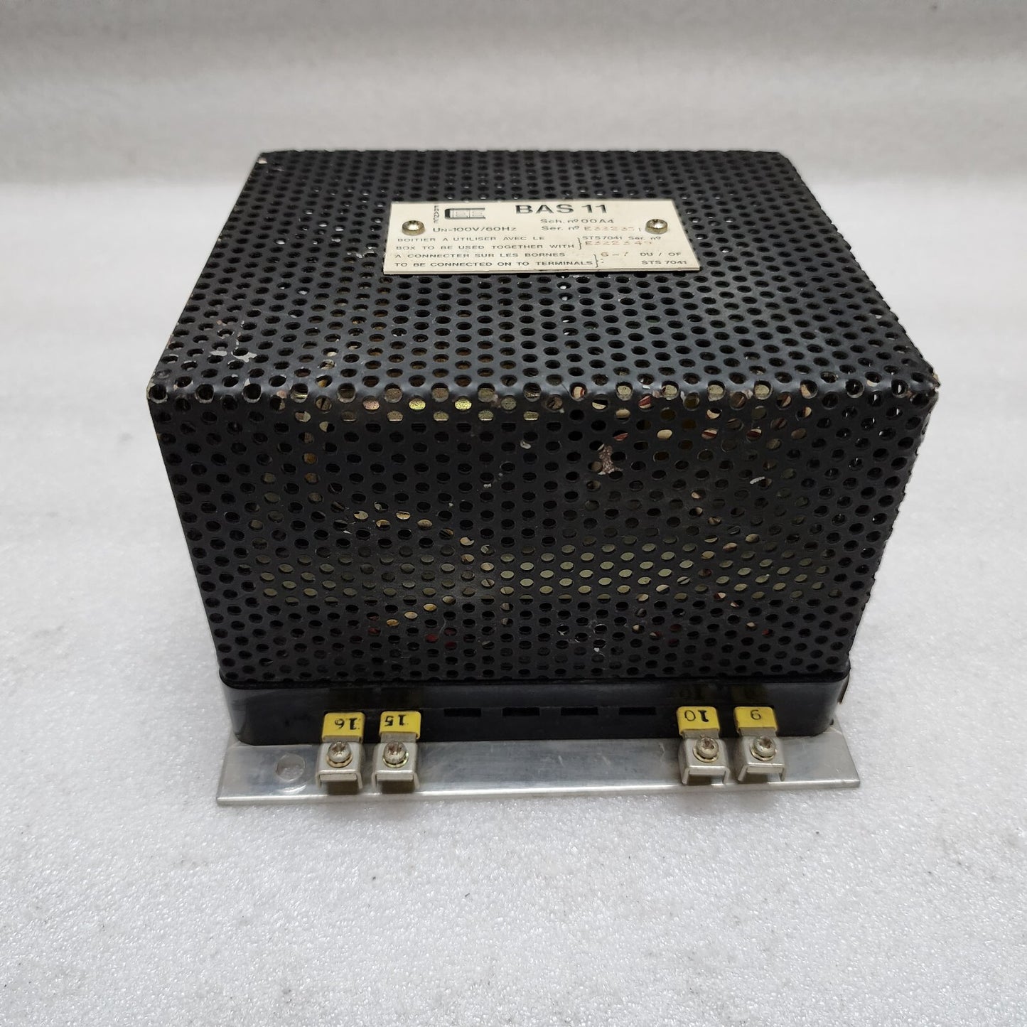 CEE BAS 11 00A4 100V