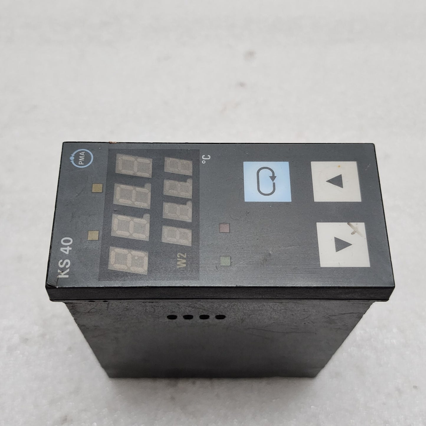 PMA KS 40 TEMPERATURE CONTROLLER 940440749211 115-230V TYPE 9404 407 49211