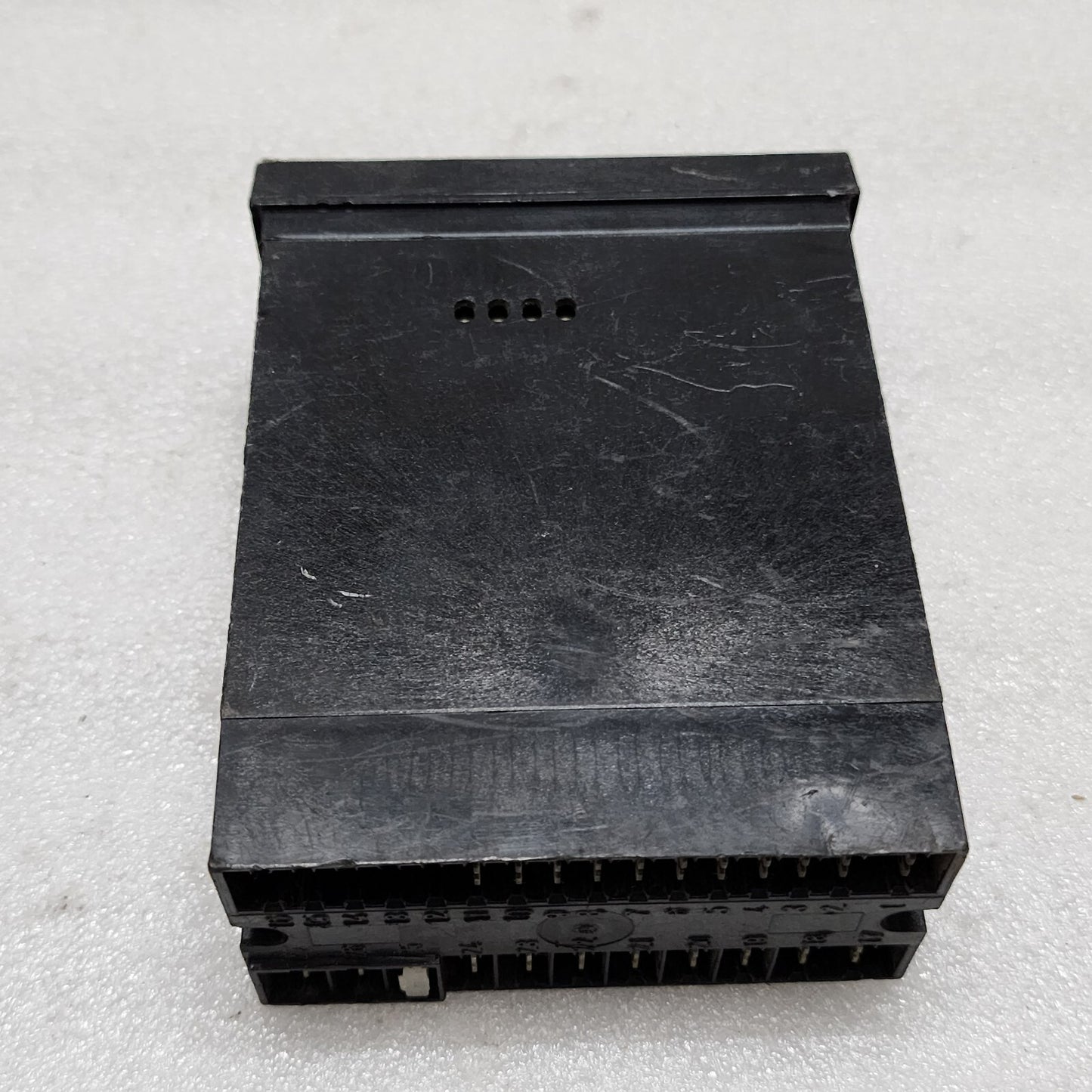 PMA KS 40 TEMPERATURE CONTROLLER 940440749211 115-230V TYPE 9404 407 49211