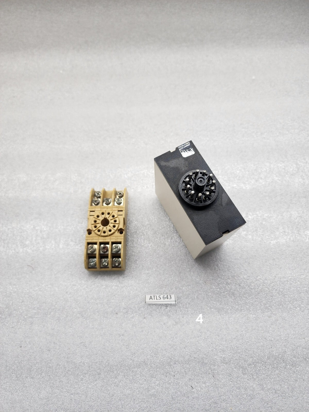 ELECTROMATIC SB245220 INTERVAL ON OPERATE 220V