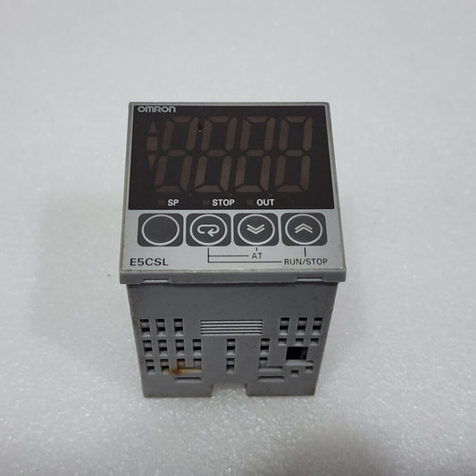 OMRON E5CSL-RP TEMPERATURE CONTROLLER 100-240V LOT OF 3 UNIT