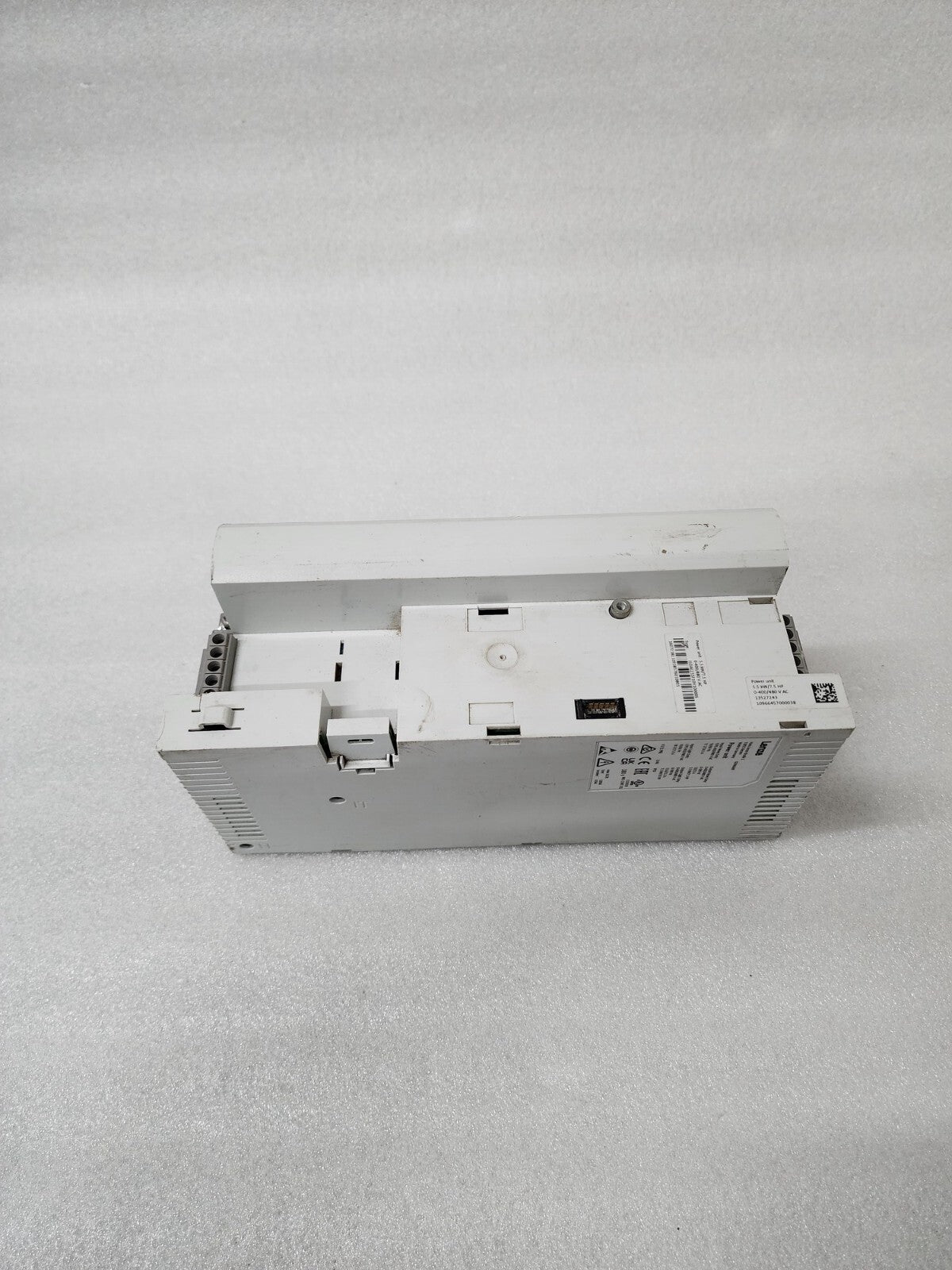 LENZE I5DAE255F10V10000S INVERTER DRIVE 5.5KW/7.5HP 0-400/480VAC MADE IN GERMANY