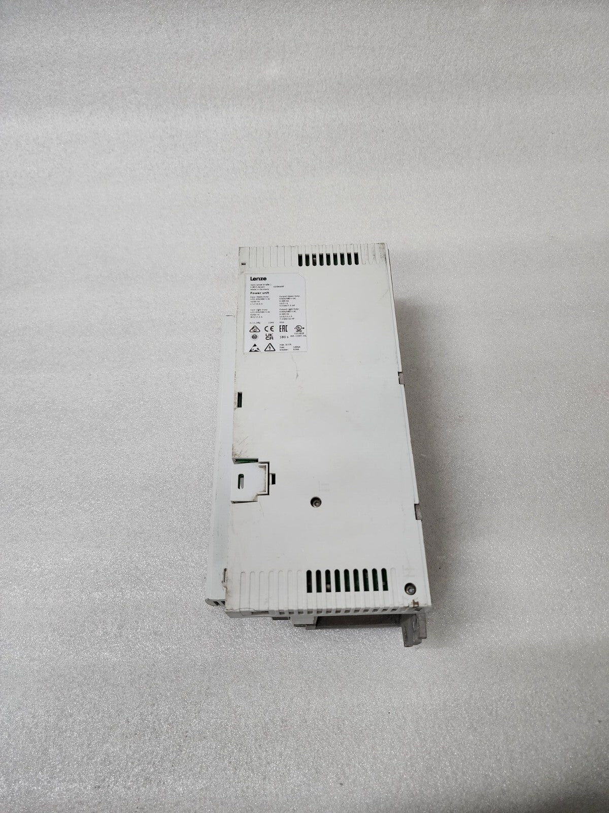 LENZE I5DAE255F10V10000S INVERTER DRIVE 5.5KW/7.5HP 0-400/480VAC MADE IN GERMANY