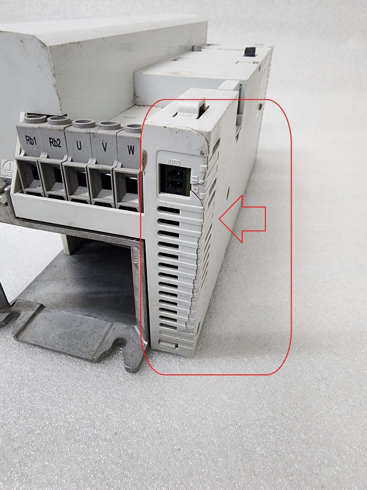 LENZE I5DBE311F10V10000S INVERTER DRIVE 11KW/15HP 0-400/480VAC MADE IN GERMANY