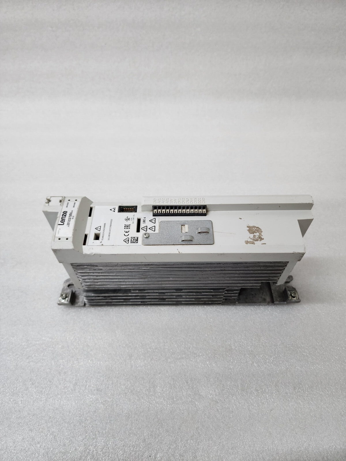 LENZE I51AE215F10V10000S INVERTER DRIVE 1.5KW/2HP 0-400/480V MADE IN GERMANY