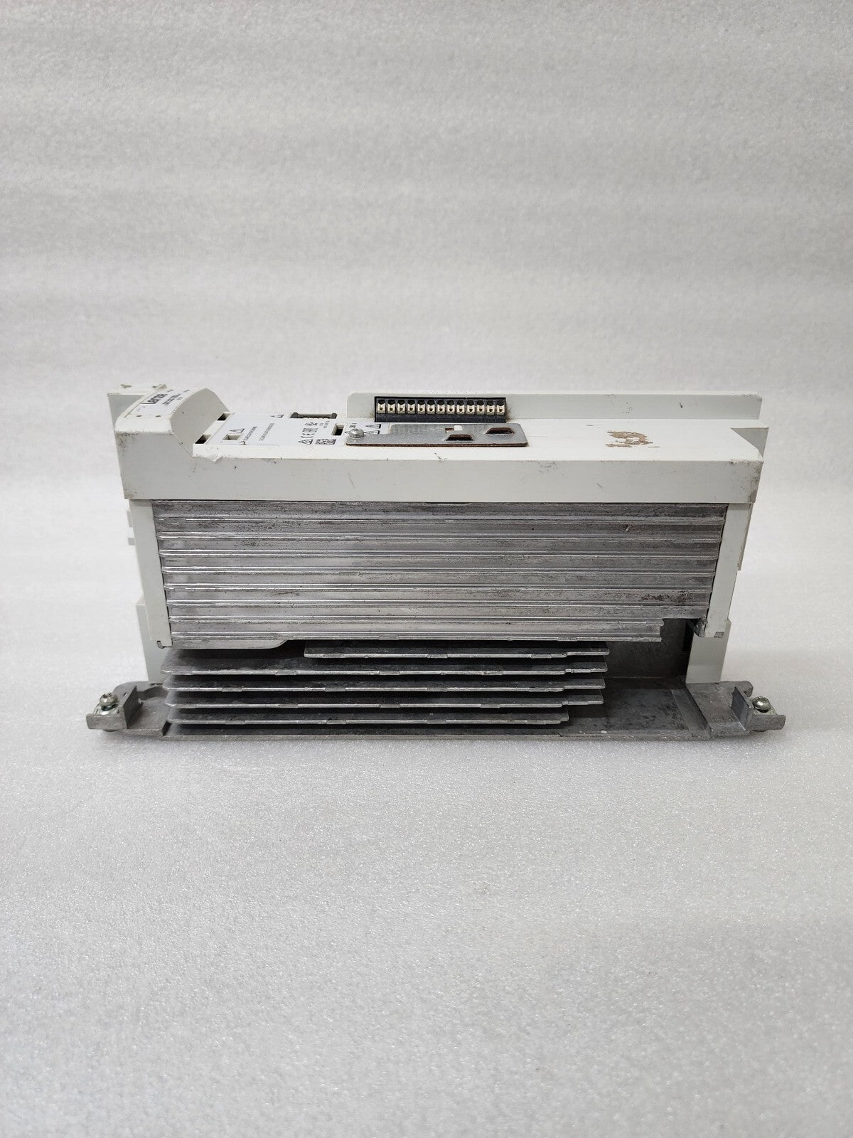 LENZE I51AE215F10V10000S INVERTER DRIVE 1.5KW/2HP 0-400/480V MADE IN GERMANY