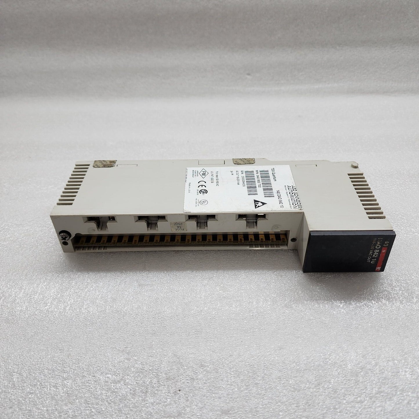 140DAO84210 DISCRETE OUTPUT MODULE