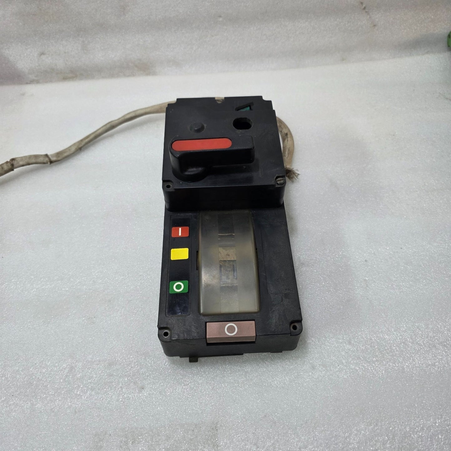 ABB SACE LN500-630 MOTORIZED CIRCUIT BREAKER | 110V DC/AC CONTROL UNIT