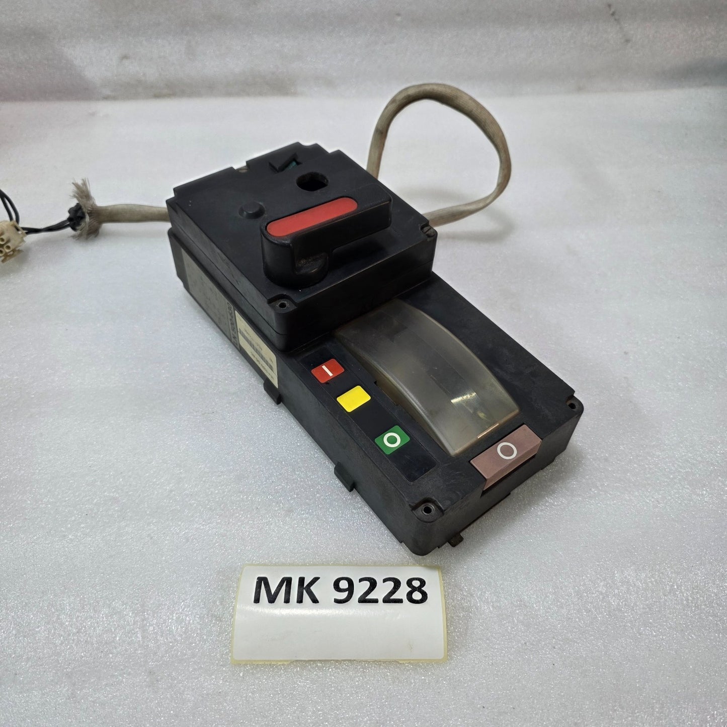 ABB SACE LN500-630 MOTORIZED CIRCUIT BREAKER | 110V DC/AC CONTROL UNIT