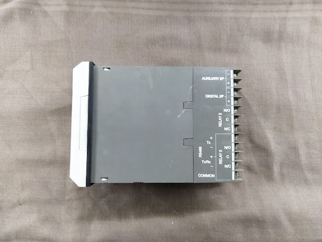 ABB COMMANDER 100 UNIVERSAL PROCESS CONTROLLER C100/0100/STD