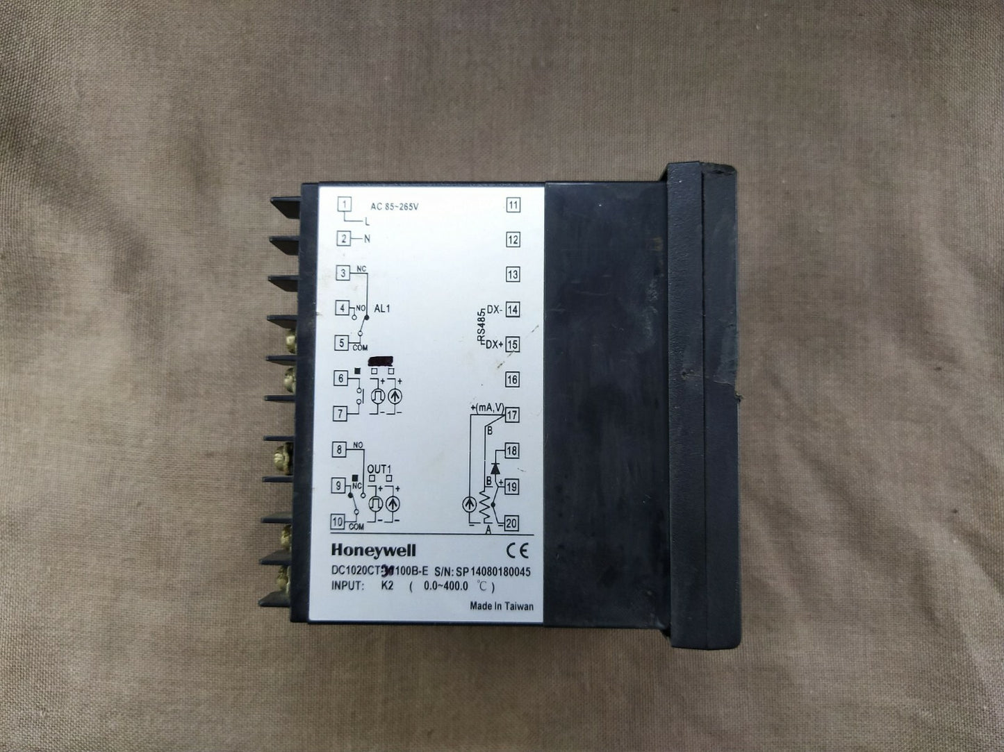 Honeywell FY800 Digital PID Controller DC1020CT-00100B-E