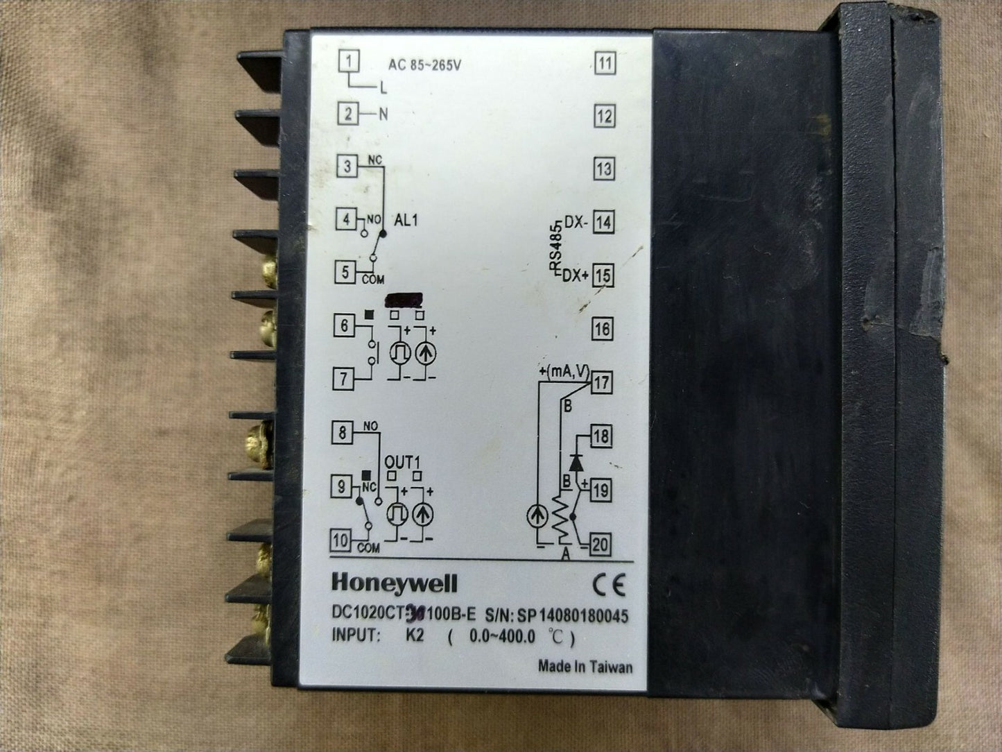 Honeywell FY800 Digital PID Controller DC1020CT-00100B-E