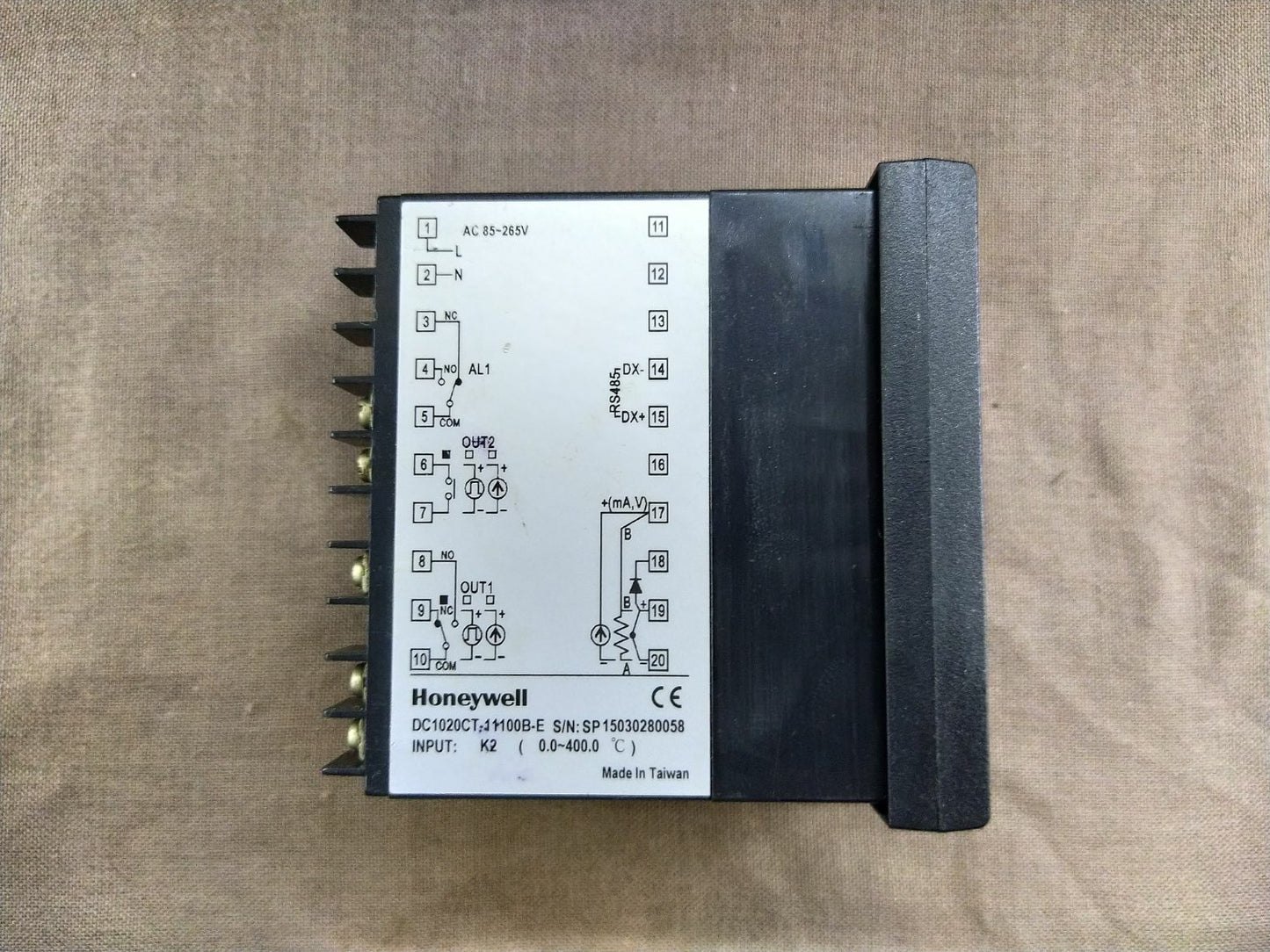 Honeywell DC1020 Temperature Controller DC1020CT-11100B-E