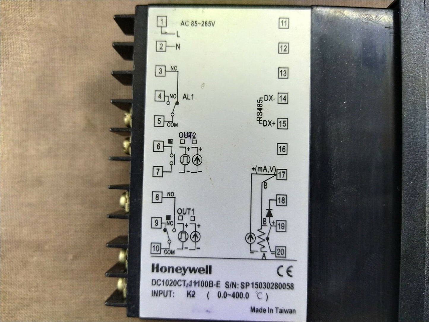 Honeywell DC1020 Temperature Controller DC1020CT-11100B-E