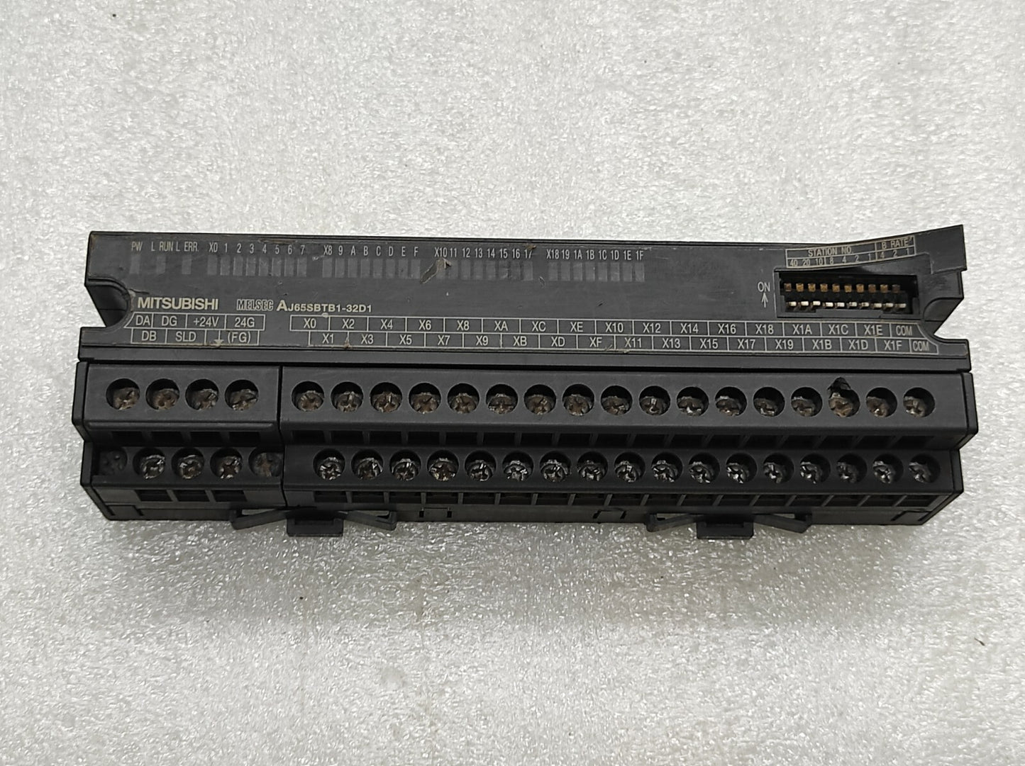 MITSUBISHI MELSEC AJ65SBTB1-32TD1 DC INPUT/TRANSISTOR OUTPUT MODULE