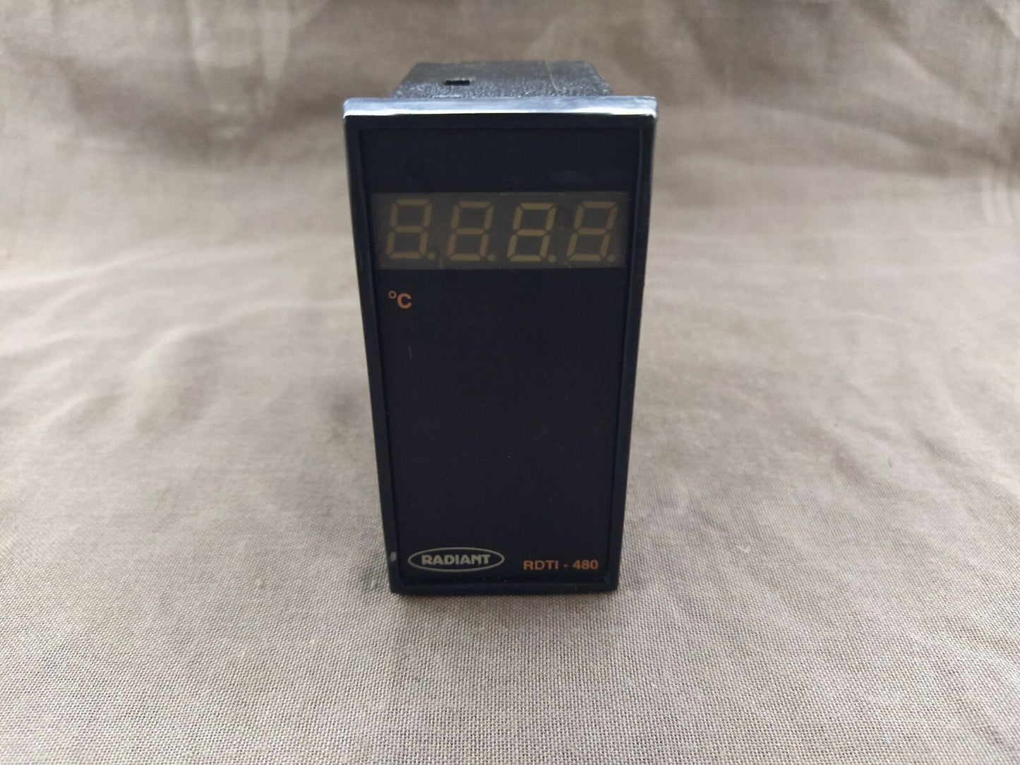 Radiant RDTI 480 Temperature Controller 230 VAC
