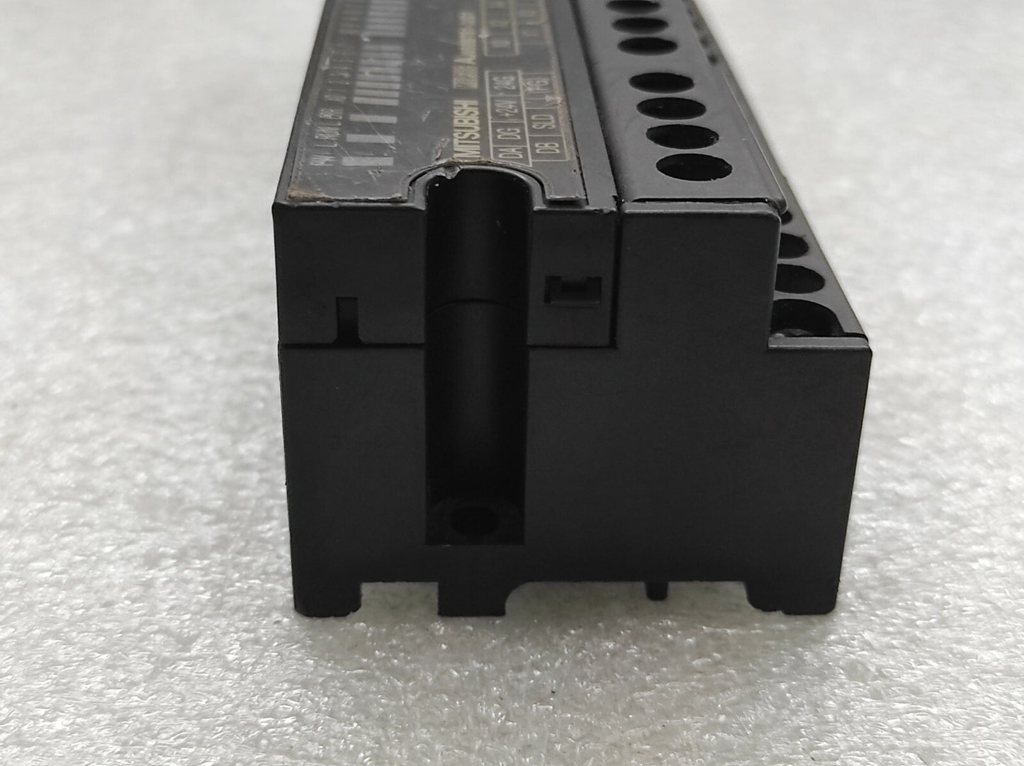MITSUBISHI MELSEC AJ65SBTB1-32TD1 DC INPUT/TRANSISTOR OUTPUT MODULE