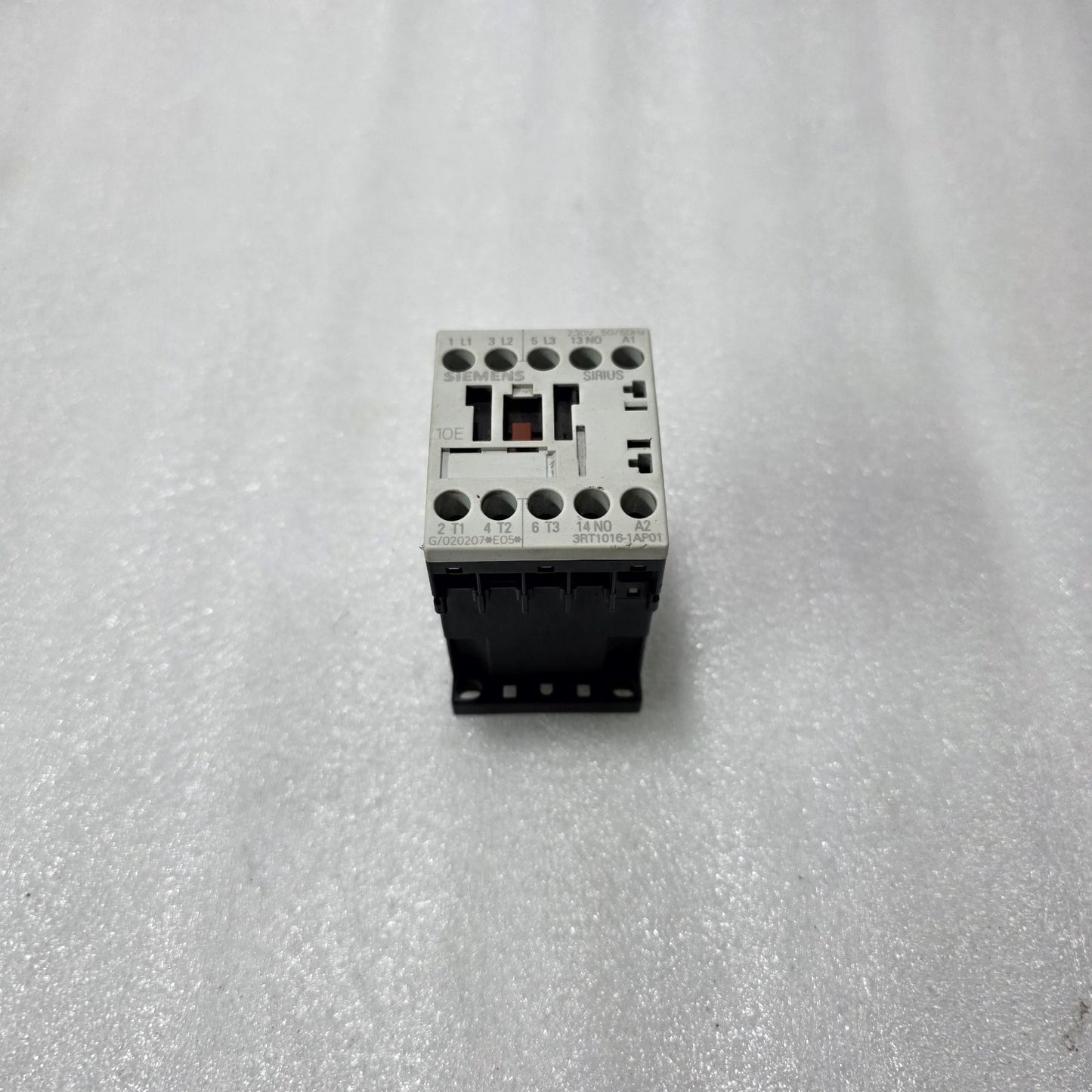 SIEMENS SIRIUS 3RT1016-1AP01 AC CONTACTOR 9A 3 POLE | 1NO | COIL 230V 50/60HZ