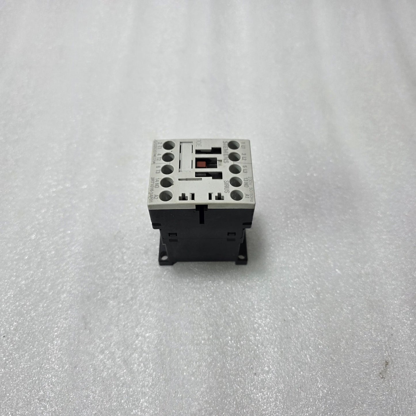 SIEMENS SIRIUS 3RT1016-1AP01 AC CONTACTOR 9A 3 POLE | 1NO | COIL 230V 50/60HZ