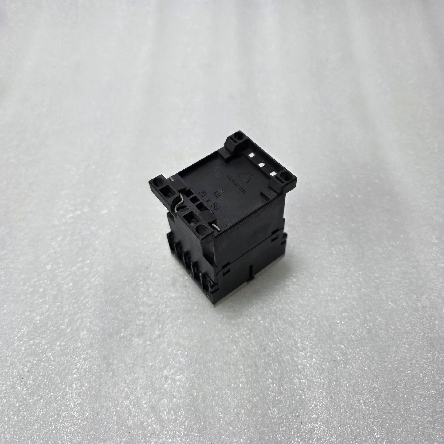 SIEMENS SIRIUS 3RT1016-1AP01 AC CONTACTOR 9A 3 POLE | 1NO | COIL 230V 50/60HZ