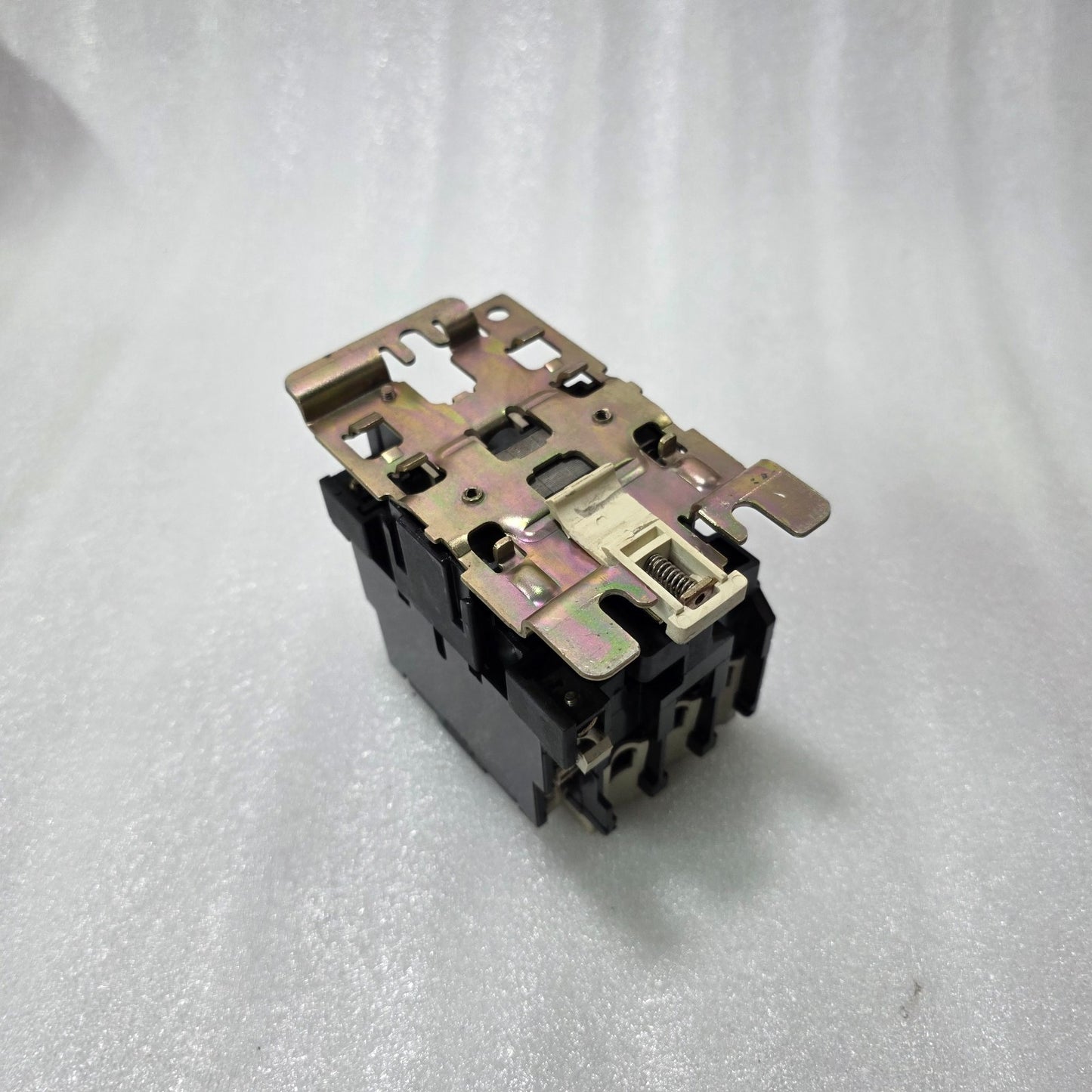 TELEMECANIQUE LC1D65 11 CONTACTOR – 65A AC3, 200–220V COIL, 1NO+1NC AUXILIARY, 3
