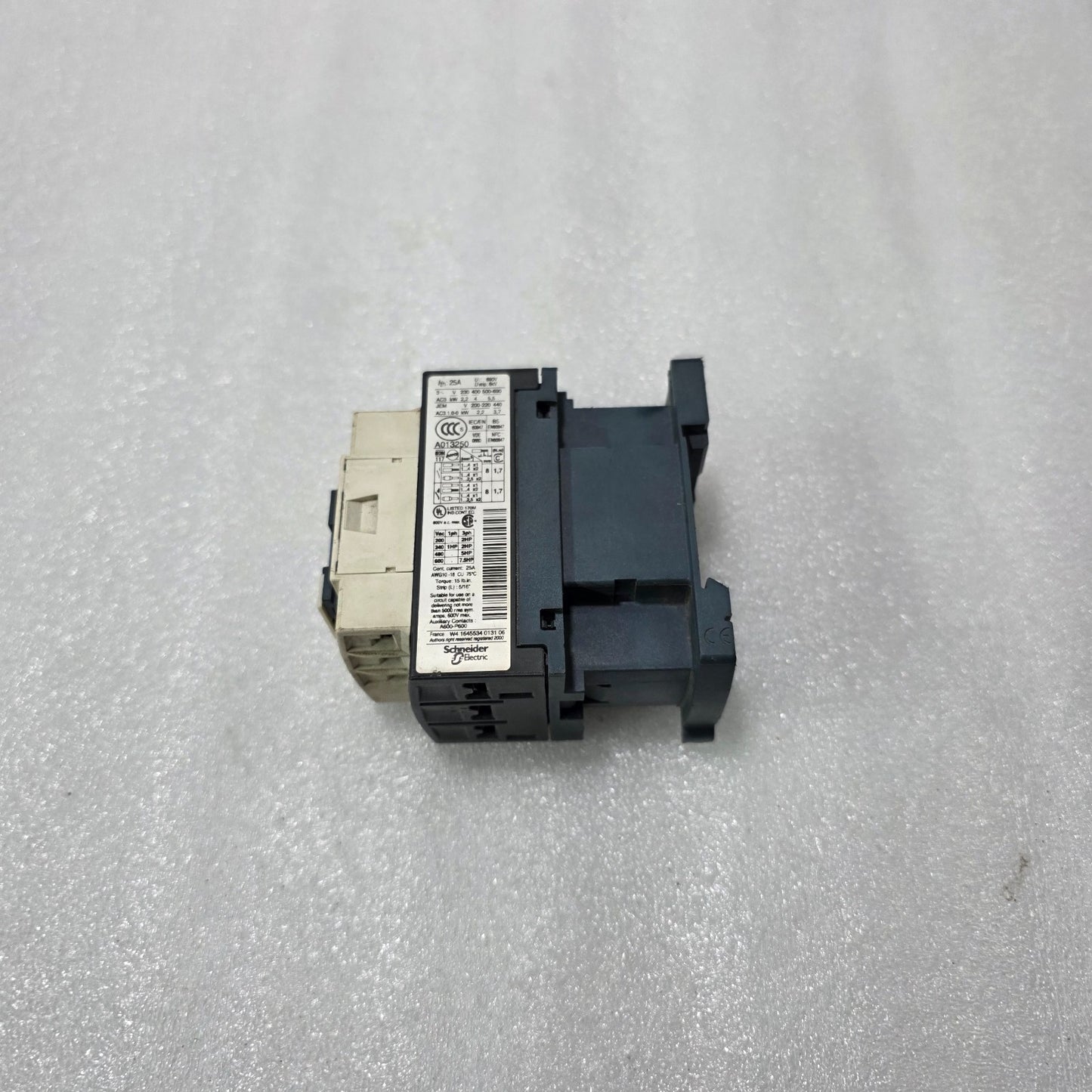 S ELECTRIC LC1D09 TESYS D AC CONTACTOR 9A 3 POLE | COIL 220V AC | 2.2–5.5KW