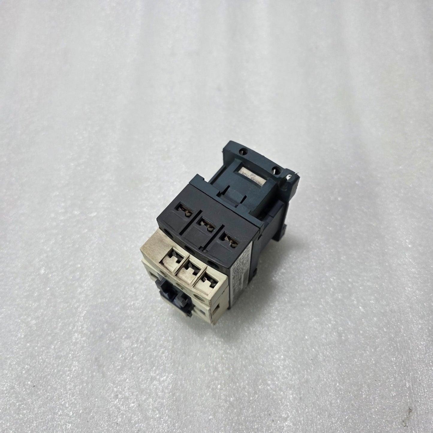 S ELECTRIC LC1D09 TESYS D AC CONTACTOR 9A 3 POLE | COIL 220V AC | 2.2–5.5KW