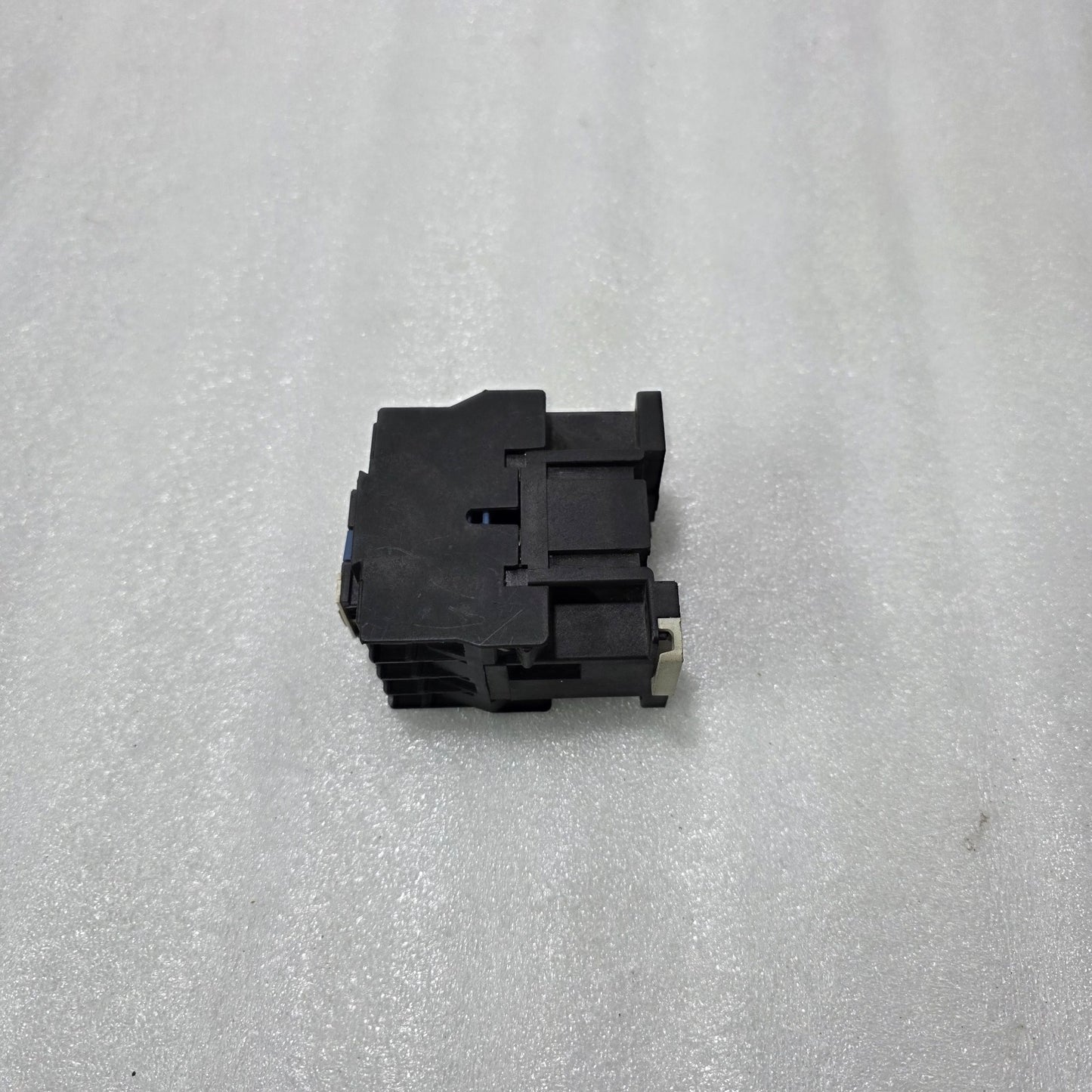S ELECTRIC LC1D09-10 TESYS D AC CONTACTOR 9A 3 POLE | 1NO | COIL 220–230V