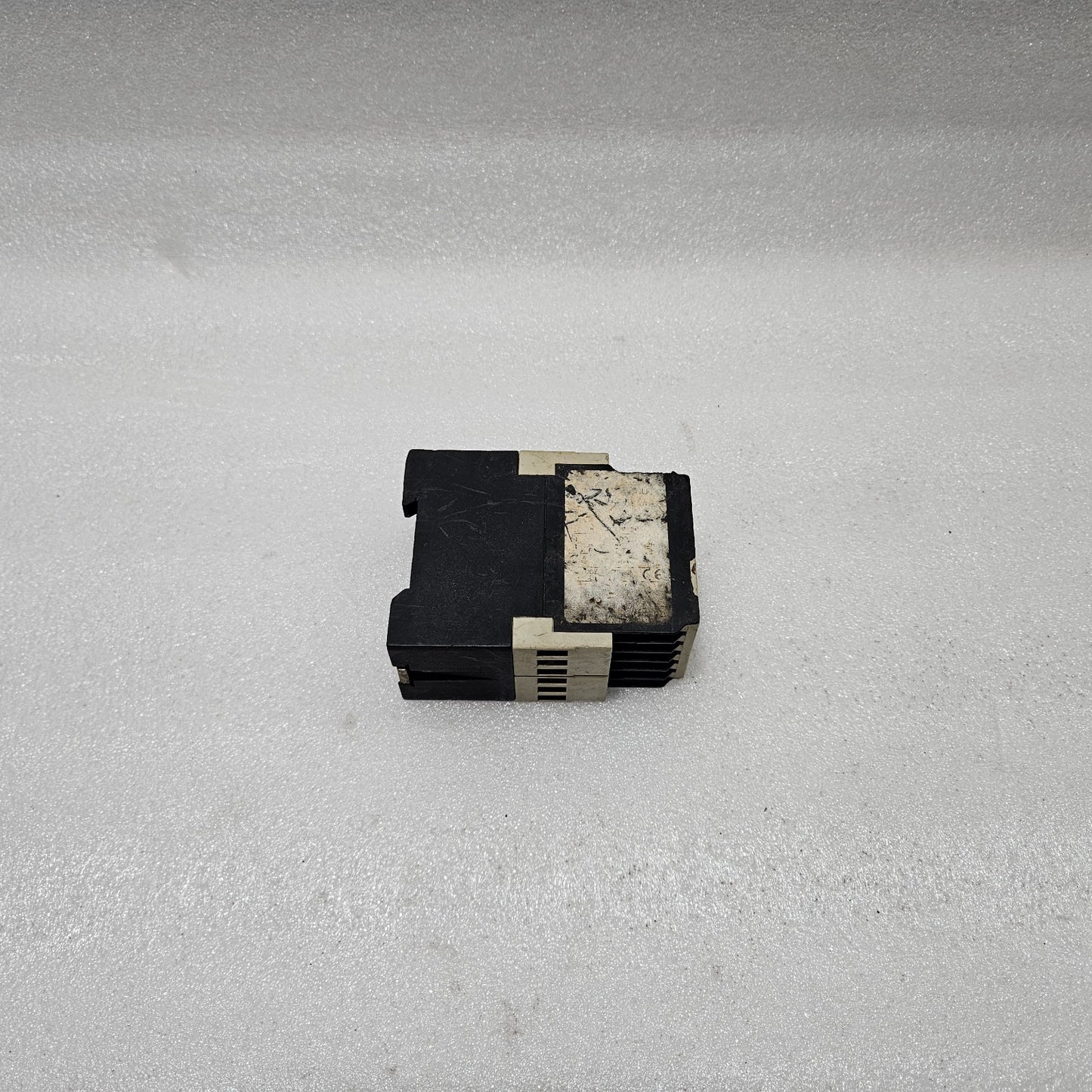 TELEMECANIQUE RM3LA111MU7 LIQUID LEVEL CONTROL RELAY, RM3 SERIES, ADJUSTABLE RES