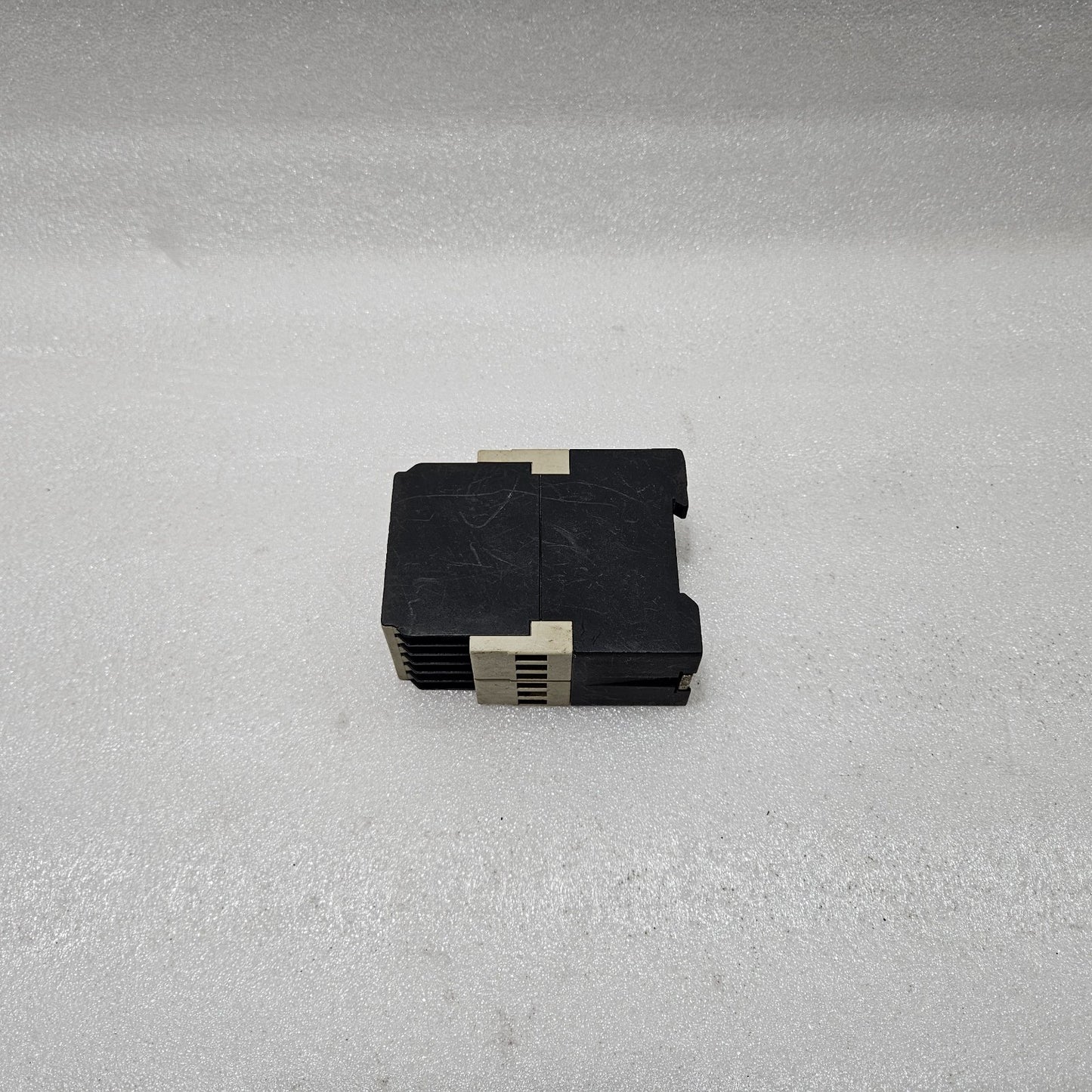TELEMECANIQUE RM3LA111MU7 LIQUID LEVEL CONTROL RELAY, RM3 SERIES, ADJUSTABLE RES