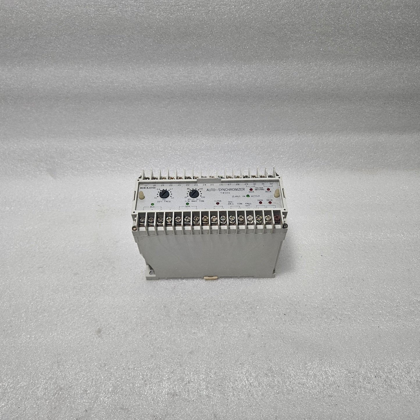 SELCO T4500-01 AUTO SYNCHRONIZER MODULE | GENERATOR SYNCHRONIZING CONTROLLER | 3