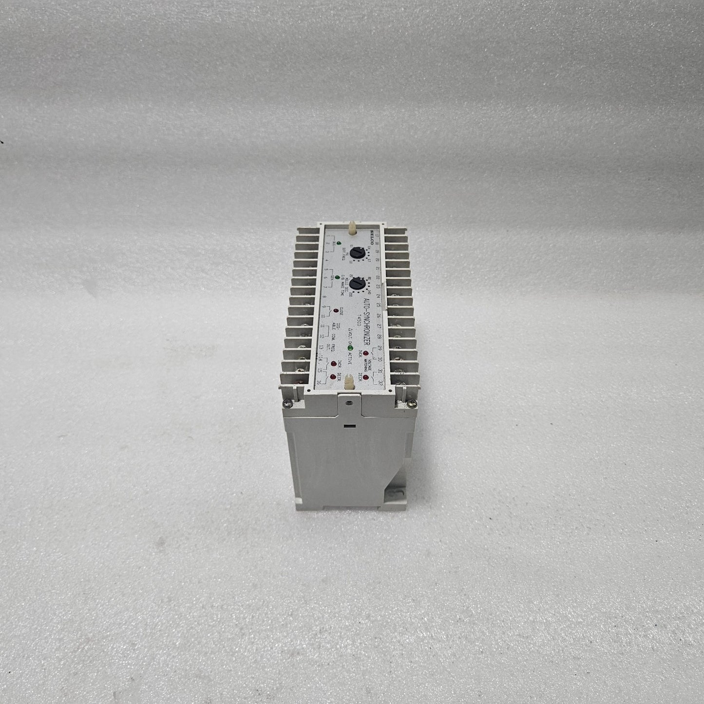 SELCO T4500-01 AUTO SYNCHRONIZER MODULE | GENERATOR SYNCHRONIZING CONTROLLER | 3