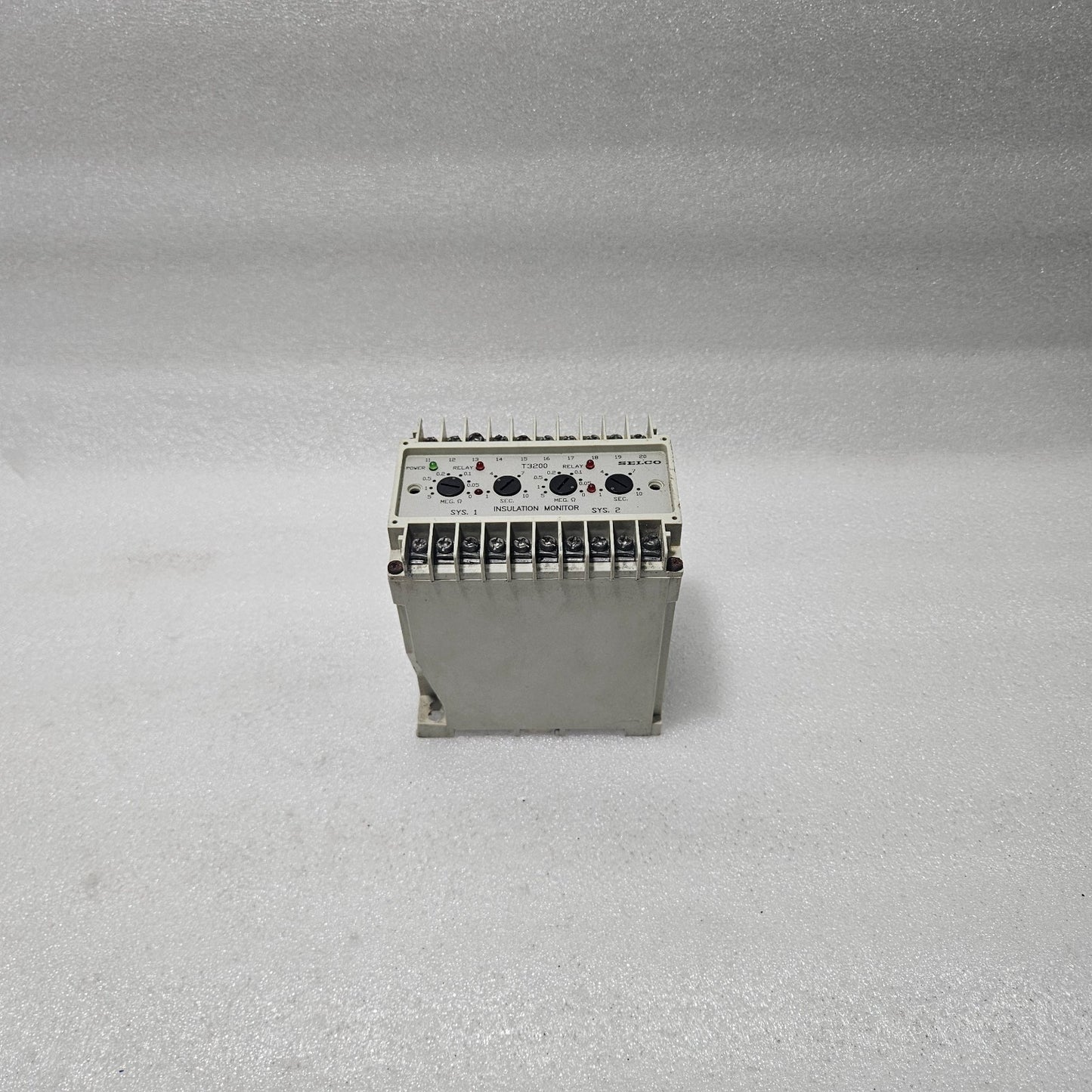 SELCO T3200-01 INSULATION MONITOR RELAY | 380–440V AC SUPPLY | DAMAGED ON BOTTOM