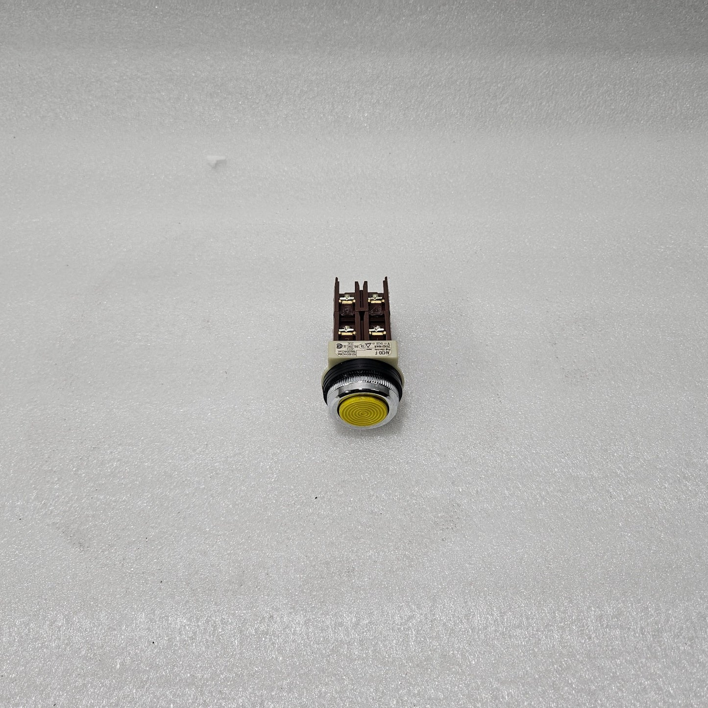 FUJI ELECTRIC AH30-F PUSH BUTTON SWITCH 600VAC 10A INDUSTRIAL CONTROL