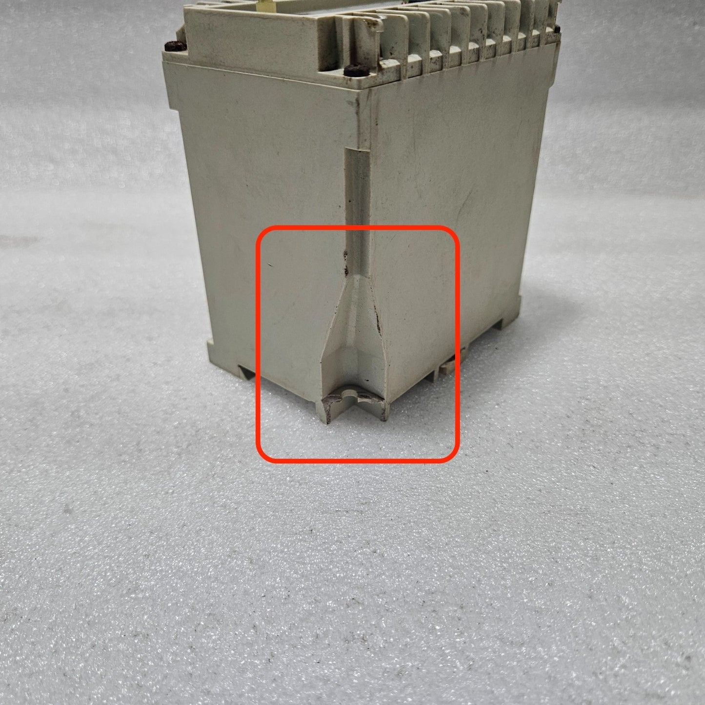 SELCO T2000-02 REVERSE POWER RELAY | 440/380 V | DAMAGED ON BOTTOM