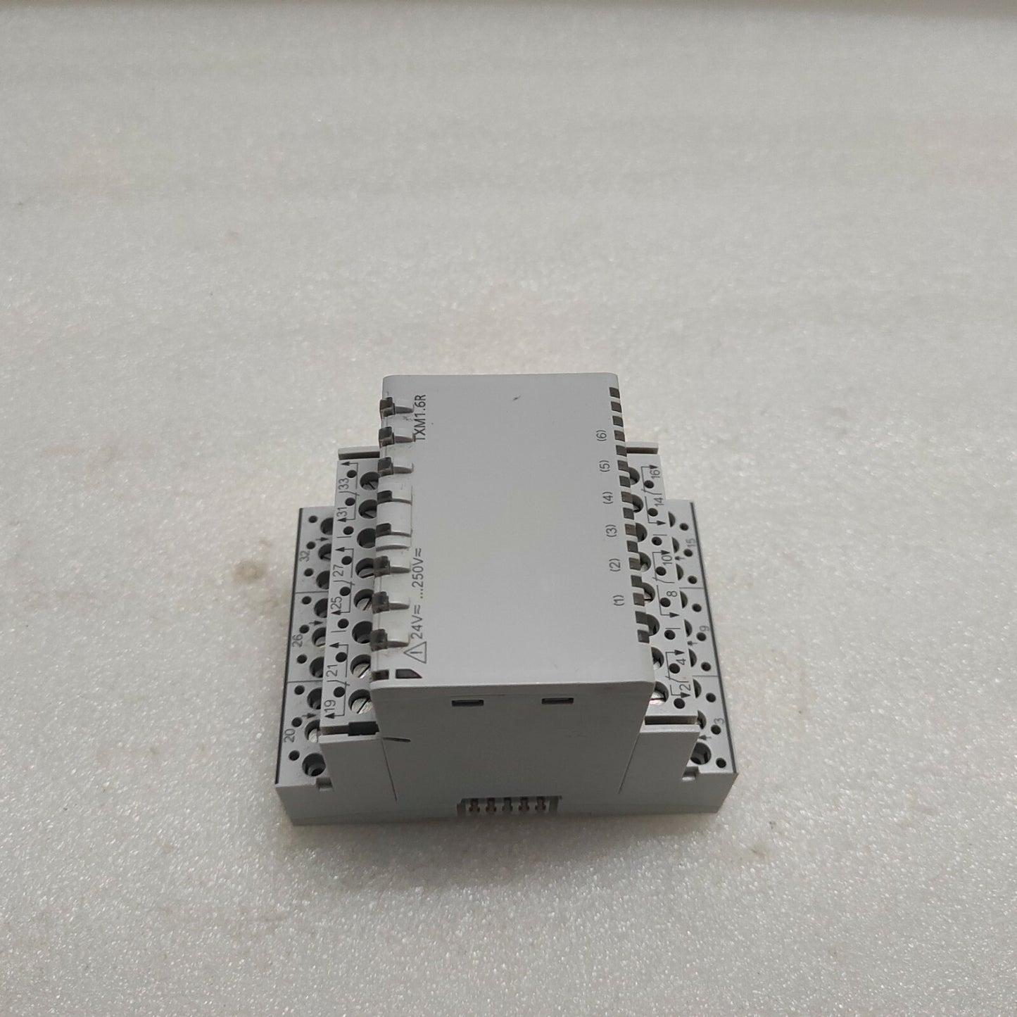 SIEMENS TXM1.6R TX-I/O 6-CHANNEL DIGITAL OUTPUT MODULE