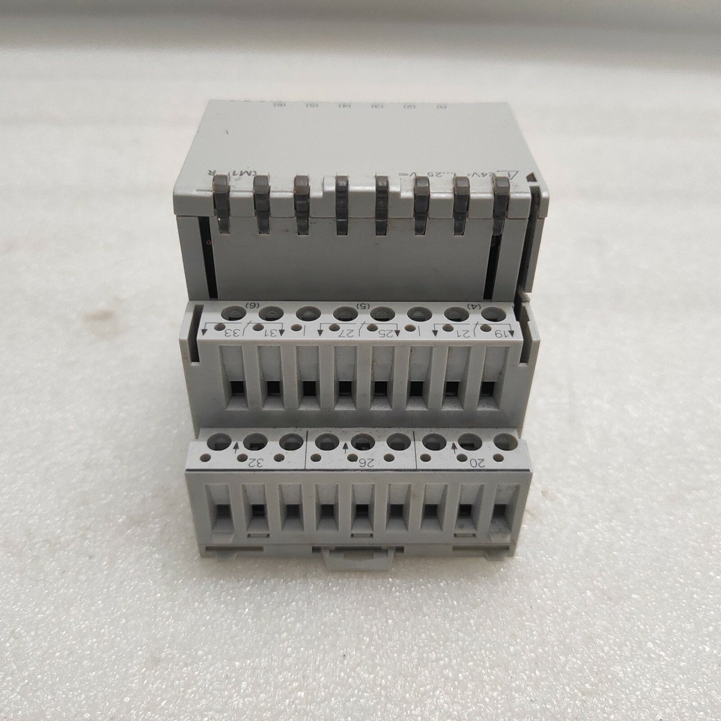 SIEMENS TXM1.6R TX-I/O 6-CHANNEL DIGITAL OUTPUT MODULE