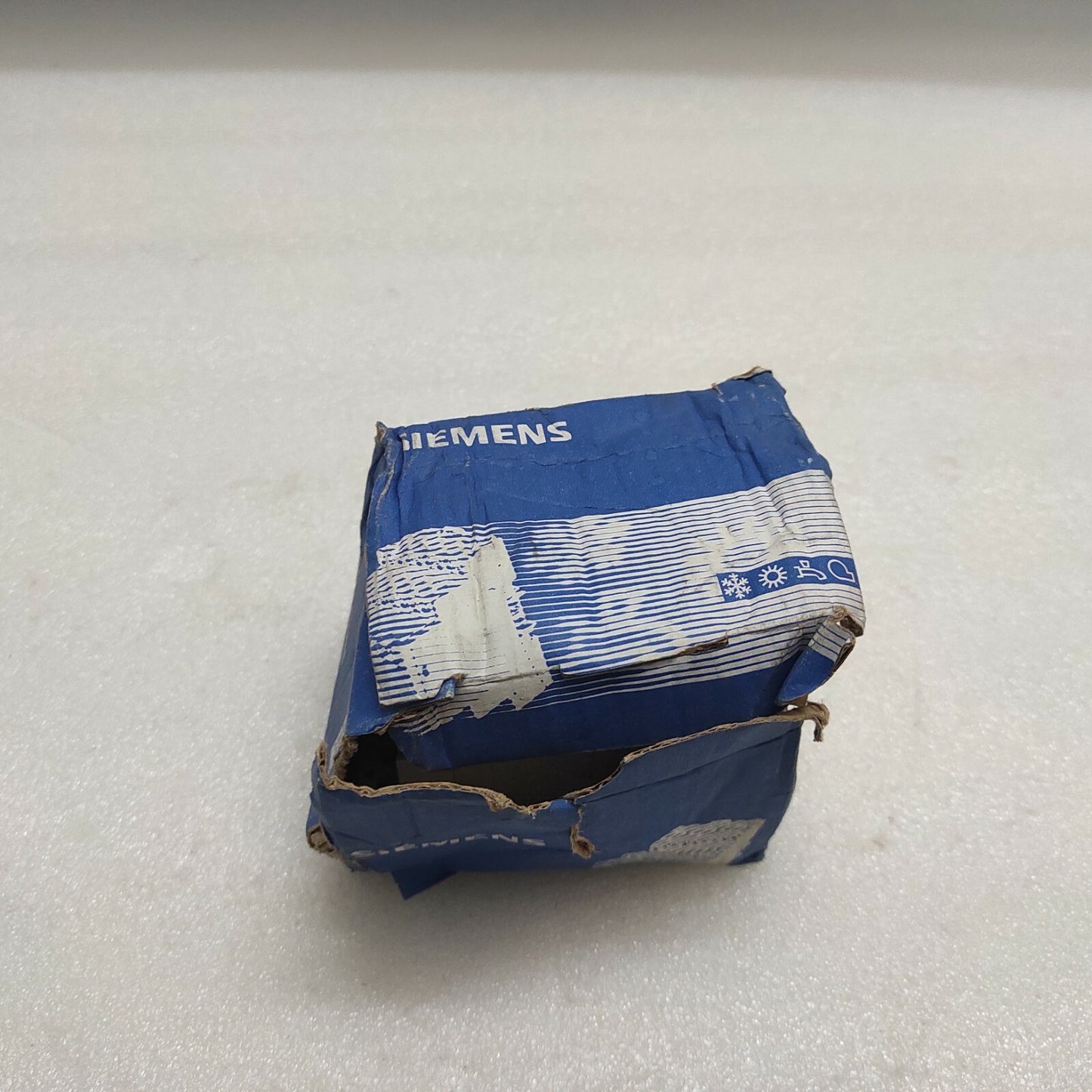 SIEMENS TXM1.6R TX-I/O 6-CHANNEL DIGITAL OUTPUT MODULE
